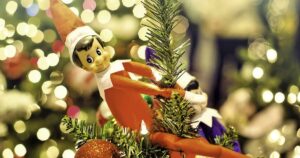 La storia dell’elfo sulla mensola, aiutante di Babbo Natale