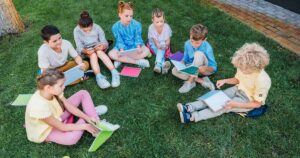 Aiutare i bambini a sviluppare l'amore per la lettura con i giochi